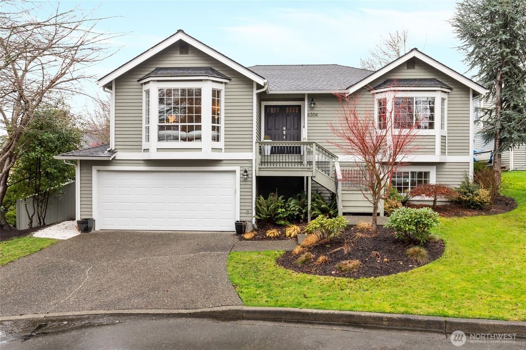 6304 110th Avenue NE, Kirkland, WA 98033