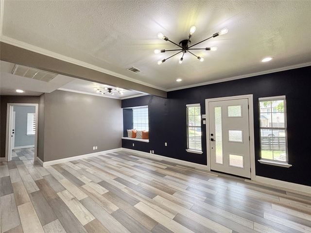 2104 Madera Street, Dallas, TX 75206