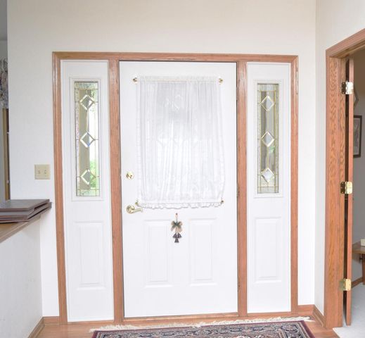 N21W24090 Garden CIRCLE #3E, Pewaukee, WI 53072