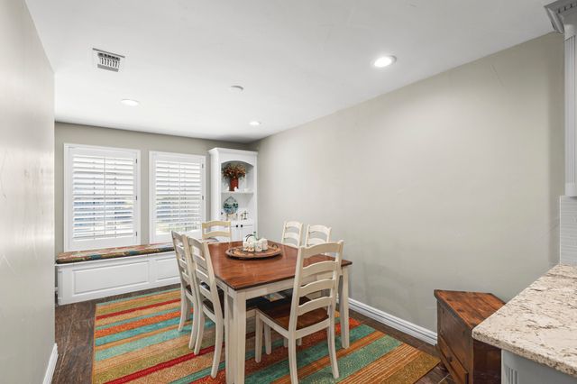 1946 Oakbluff Drive, Carrollton, TX 75007