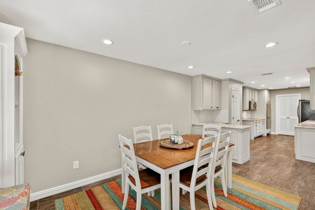 1946 Oakbluff Drive, Carrollton, TX 75007