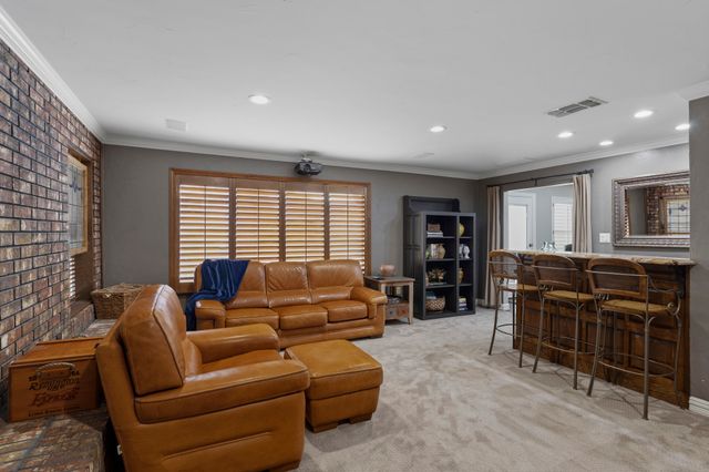 1946 Oakbluff Drive, Carrollton, TX 75007