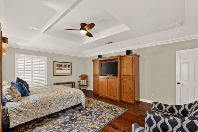 1946 Oakbluff Drive, Carrollton, TX 75007