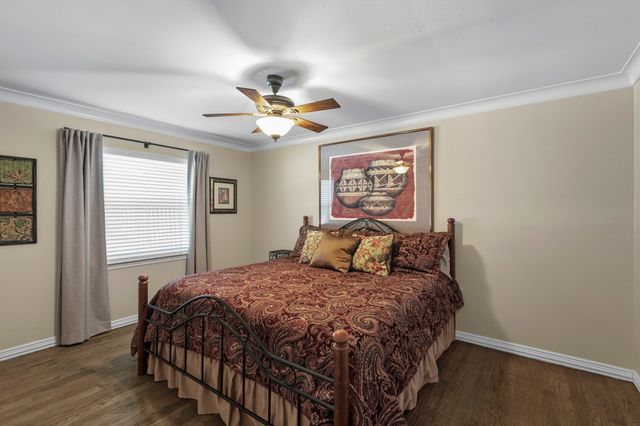 1946 Oakbluff Drive, Carrollton, TX 75007