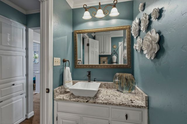 1946 Oakbluff Drive, Carrollton, TX 75007