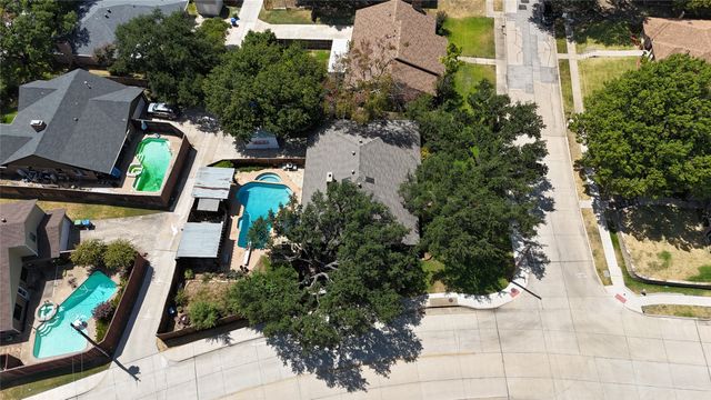 1946 Oakbluff Drive, Carrollton, TX 75007