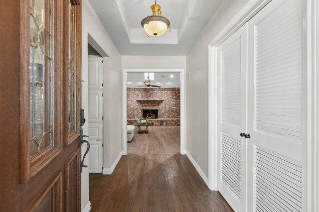 1946 Oakbluff Drive, Carrollton, TX 75007