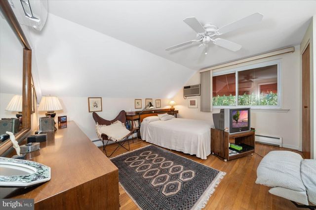 55 WOODHILL CT, Newark, DE 19711