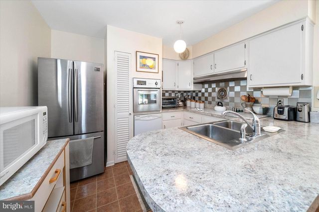 55 WOODHILL CT, Newark, DE 19711