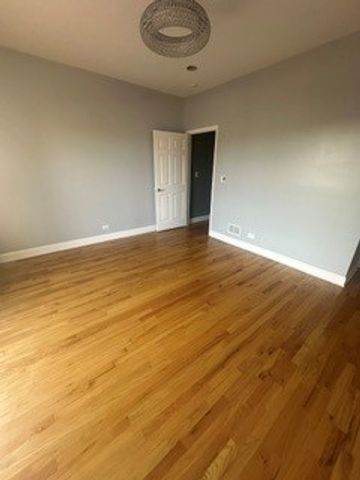 2741 W Congress Parkway 3E, Chicago, IL 60612
