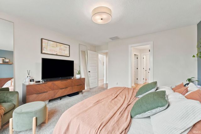 1154 Lone Oak Boulevard, Fort Wayne, IN 46818
