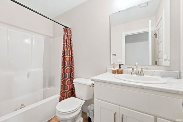1154 Lone Oak Boulevard, Fort Wayne, IN 46818