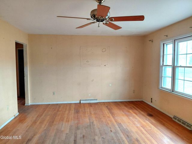 1 Crestwood Avenue, Troy, NY 12180