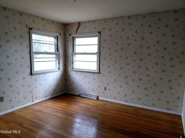 1 Crestwood Avenue, Troy, NY 12180