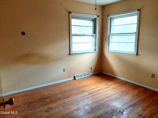 1 Crestwood Avenue, Troy, NY 12180