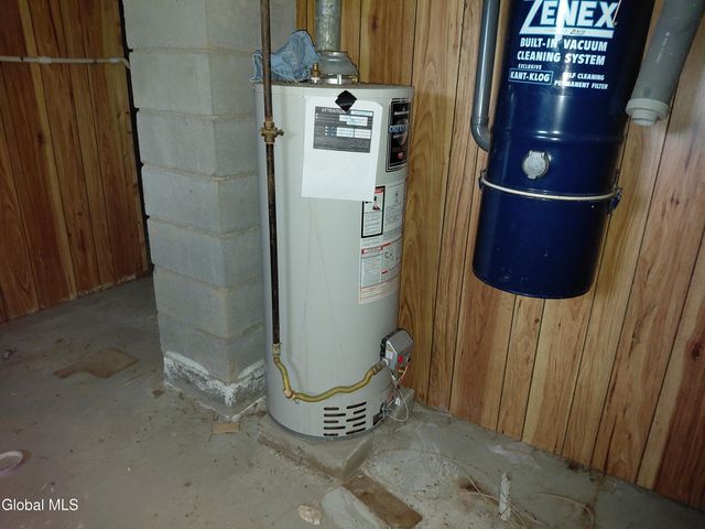 1 Crestwood Avenue, Troy, NY 12180