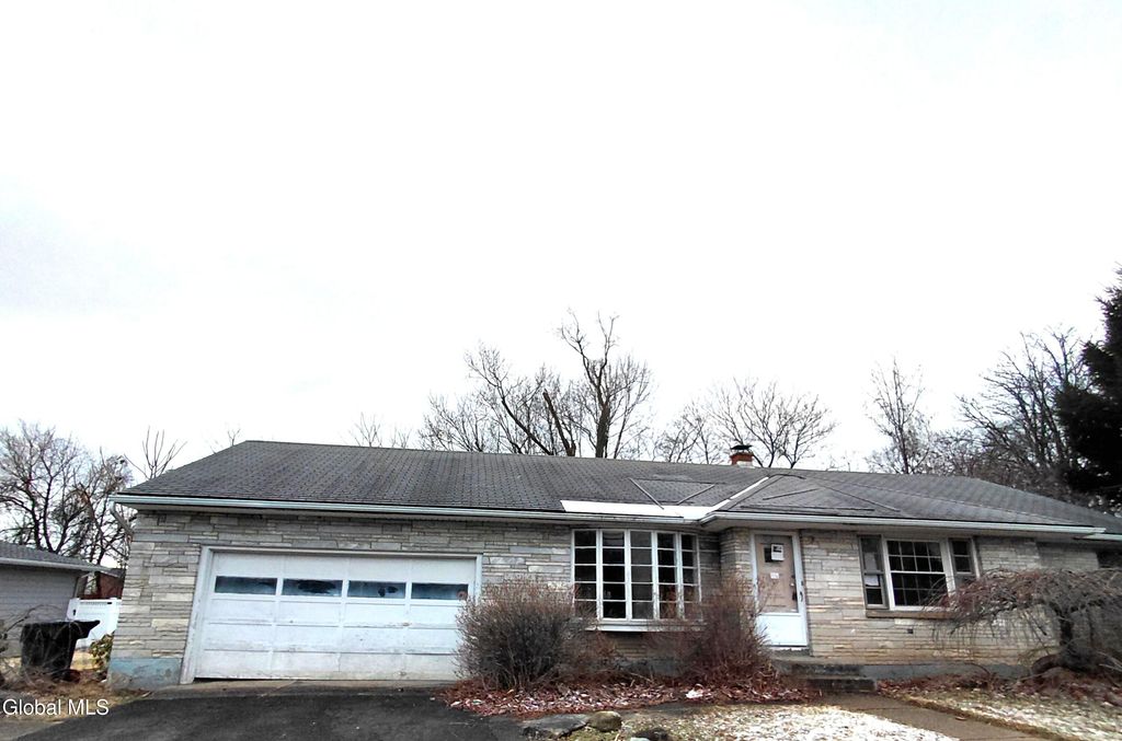 1 Crestwood Avenue, Troy, NY 12180