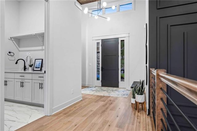 2809 W 175th Place, Overland Park, KS 66085