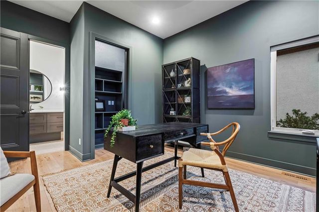 2809 W 175th Place, Overland Park, KS 66085