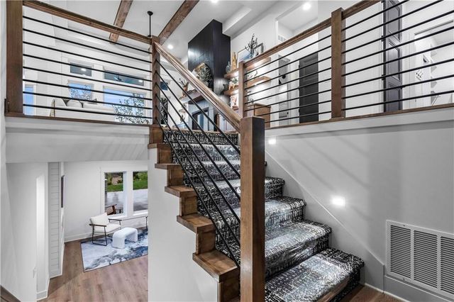 2809 W 175th Place, Overland Park, KS 66085