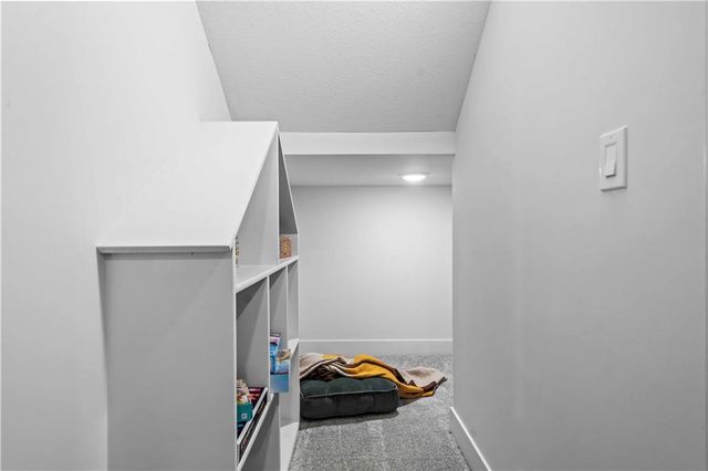 2809 W 175th Place, Overland Park, KS 66085