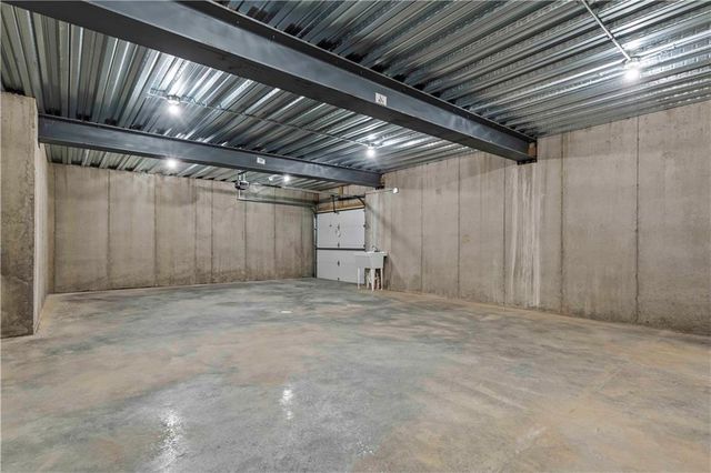 2809 W 175th Place, Overland Park, KS 66085
