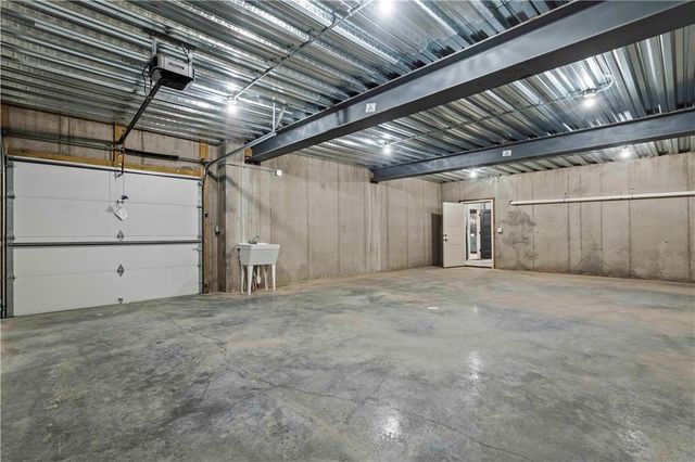 2809 W 175th Place, Overland Park, KS 66085