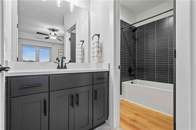 2809 W 175th Place, Overland Park, KS 66085