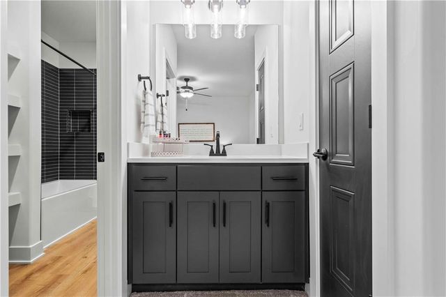 2809 W 175th Place, Overland Park, KS 66085