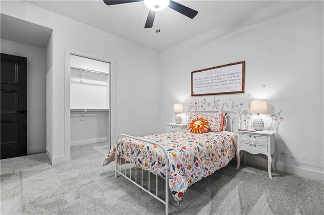 2809 W 175th Place, Overland Park, KS 66085