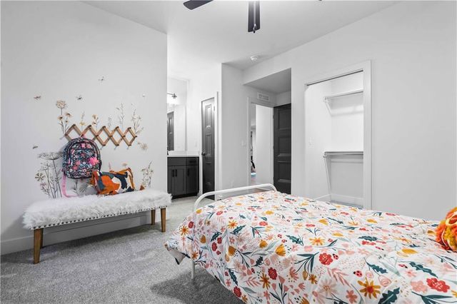 2809 W 175th Place, Overland Park, KS 66085