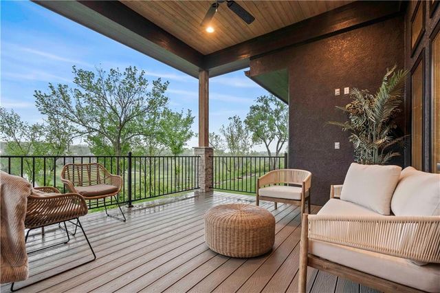 2809 W 175th Place, Overland Park, KS 66085