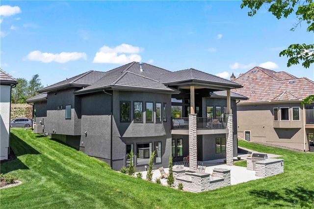 2809 W 175th Place, Overland Park, KS 66085