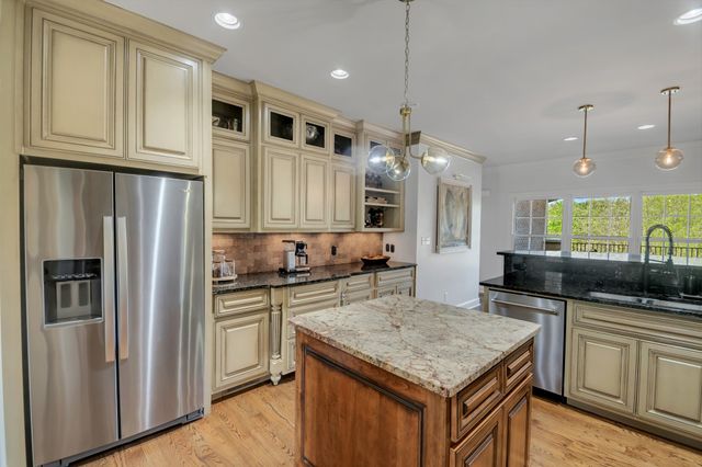 294 Cove Ln, Lawrenceburg, TN 38464