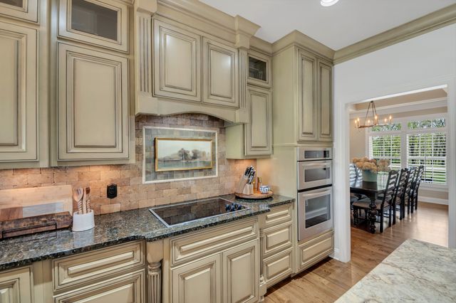 294 Cove Ln, Lawrenceburg, TN 38464