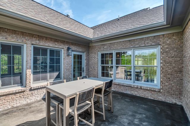 294 Cove Ln, Lawrenceburg, TN 38464