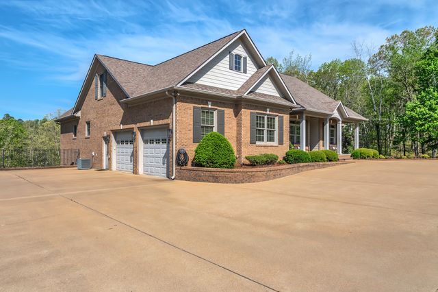 294 Cove Ln, Lawrenceburg, TN 38464