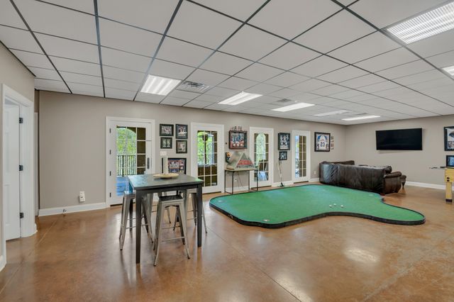 294 Cove Ln, Lawrenceburg, TN 38464