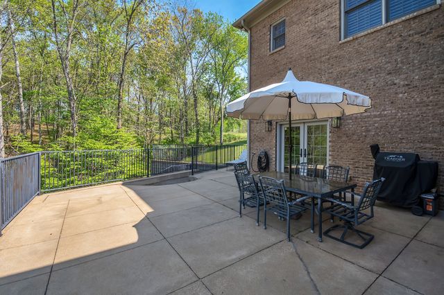 294 Cove Ln, Lawrenceburg, TN 38464