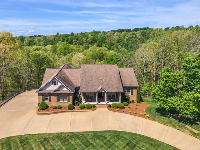 294 Cove Ln, Lawrenceburg, TN 38464
