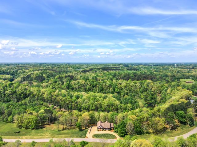 294 Cove Ln, Lawrenceburg, TN 38464