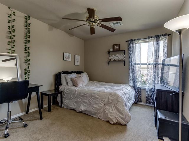 531 E Juniper Lane, Mustang, OK 73064