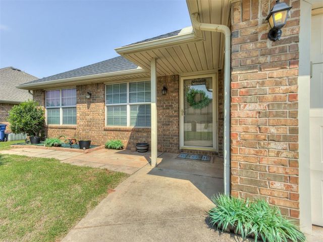 531 E Juniper Lane, Mustang, OK 73064