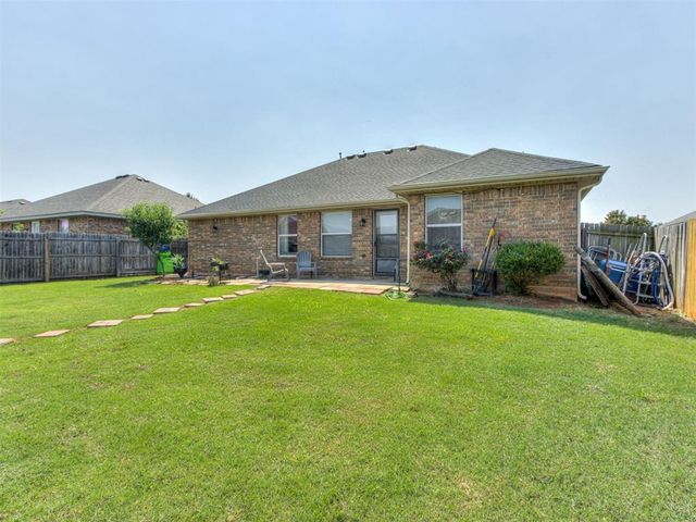 531 E Juniper Lane, Mustang, OK 73064