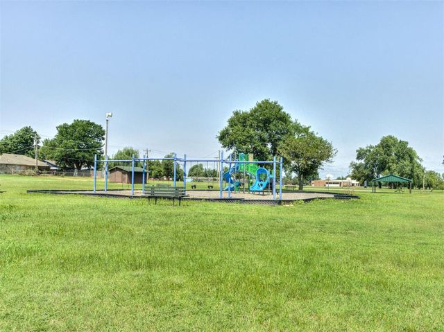 531 E Juniper Lane, Mustang, OK 73064