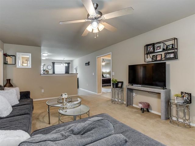 531 E Juniper Lane, Mustang, OK 73064