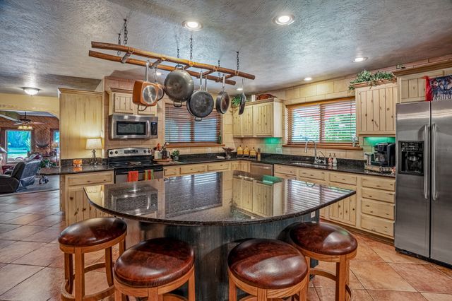 7 Road 2473, Aztec, NM 87410