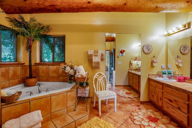 7 Road 2473, Aztec, NM 87410