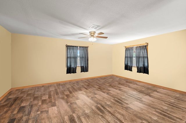 1994 Bear Creek Rd, Kerrville, TX 78028