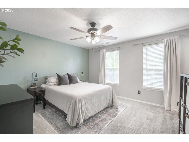 1101 E SUNSET Dr, Newberg, OR 97132